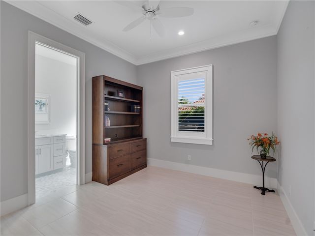 1025 Andarella Way, Vero Beach, FL 32963