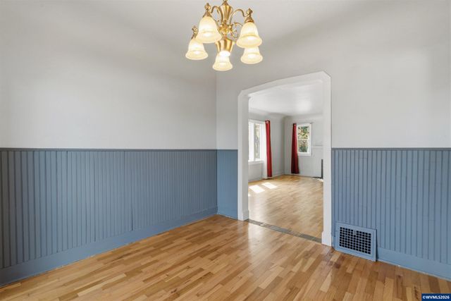 105 River St NE, Salem, OR 97301