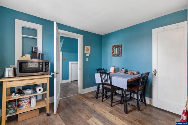 105 River St NE, Salem, OR 97301