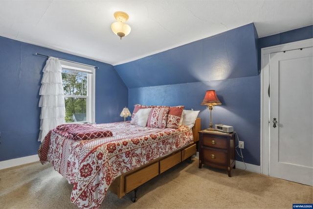 105 River St NE, Salem, OR 97301