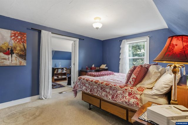 105 River St NE, Salem, OR 97301