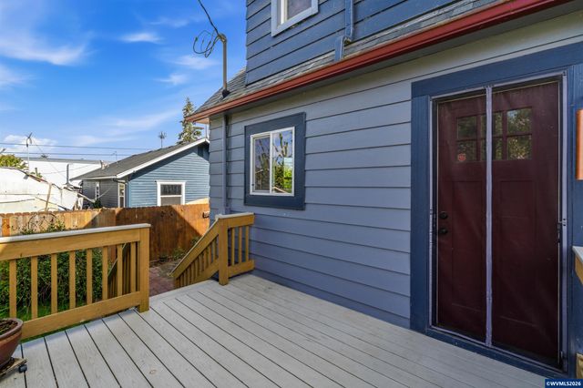 105 River St NE, Salem, OR 97301