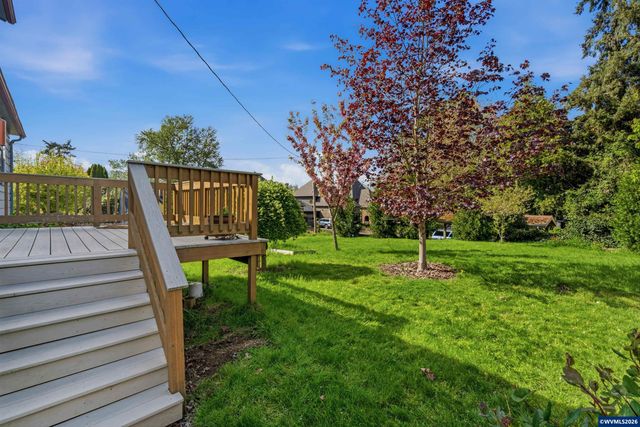 105 River St NE, Salem, OR 97301