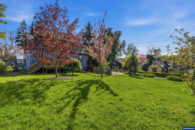 105 River St NE, Salem, OR 97301