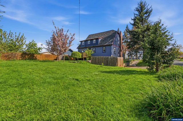 105 River St NE, Salem, OR 97301