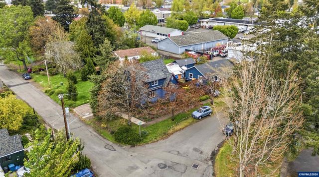 105 River St NE, Salem, OR 97301