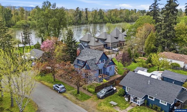 105 River St NE, Salem, OR 97301