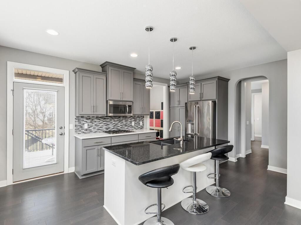 16461 Equestrian Trail, Lakeville, MN 55044