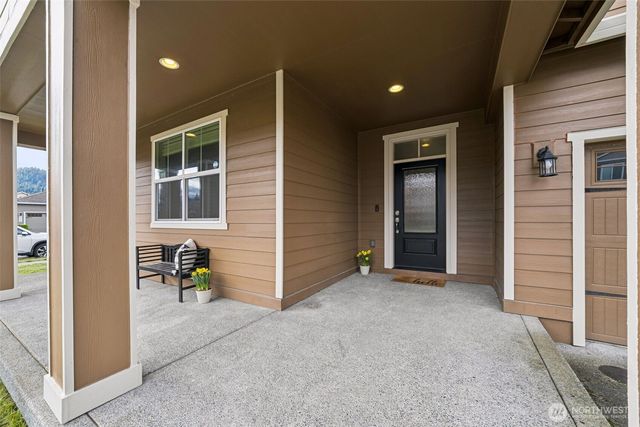 228 Holdener Lane N, Enumclaw, WA 98022