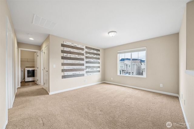 228 Holdener Lane N, Enumclaw, WA 98022