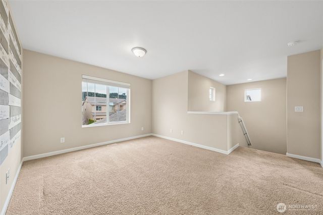 228 Holdener Lane N, Enumclaw, WA 98022