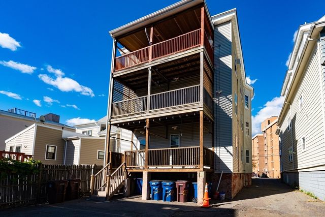 27 Wave Ave C, Revere, MA 02151