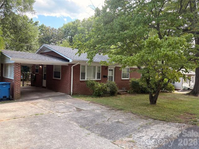 725 5th Avenue SW, Hickory, NC 28602