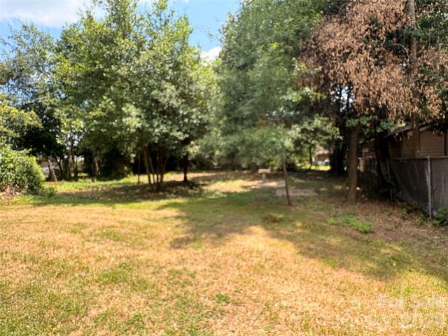 725 5th Avenue SW, Hickory, NC 28602