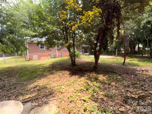 725 5th Avenue SW, Hickory, NC 28602