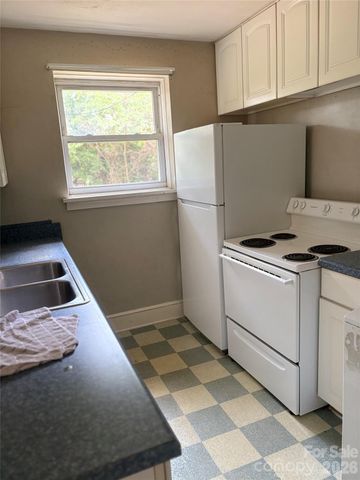 725 5th Avenue SW, Hickory, NC 28602
