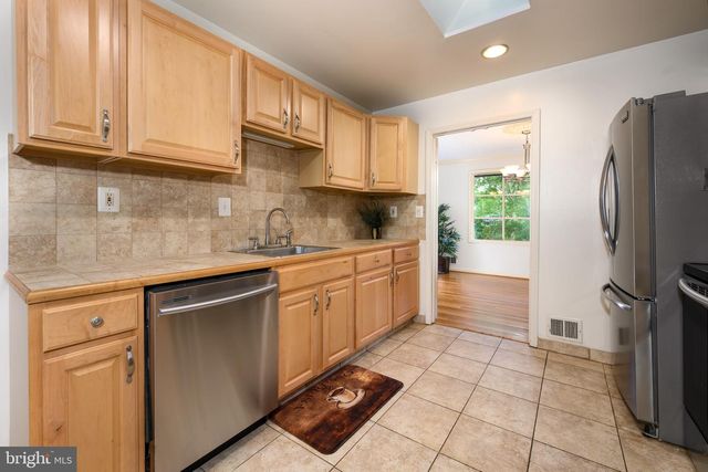 6728 SULKY LN, North Bethesda, MD 20852