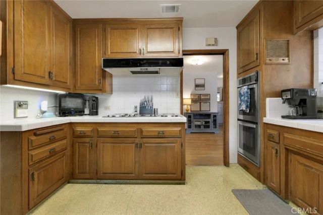 3018 Jolley Drive, Burbank, CA 91504