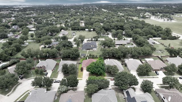 824 Duck Pond Dr, Grand Prairie, TX 75052