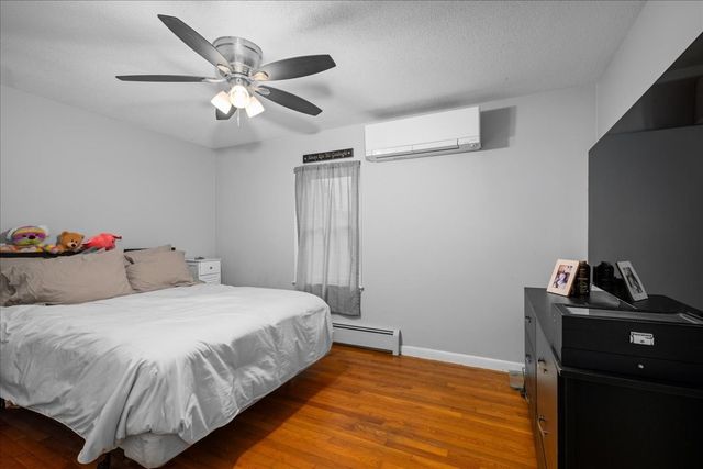 3 Vine St, Webster, MA 01570