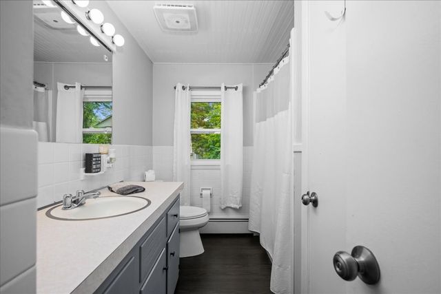 3 Vine St, Webster, MA 01570