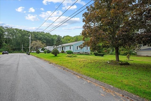 3 Vine St, Webster, MA 01570