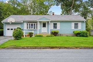 3 Vine St, Webster, MA 01570
