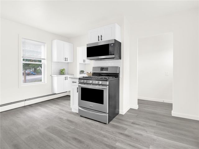 990 Pawtucket Avenue, East Providence, RI 02916