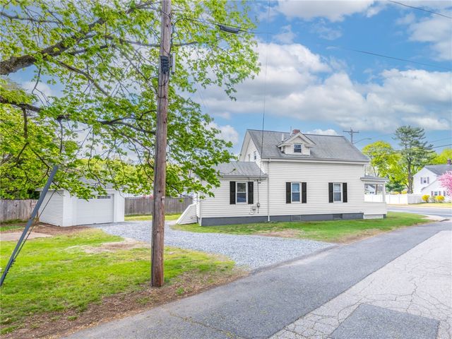 990 Pawtucket Avenue, East Providence, RI 02916