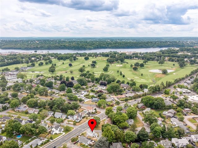 990 Pawtucket Avenue, East Providence, RI 02916