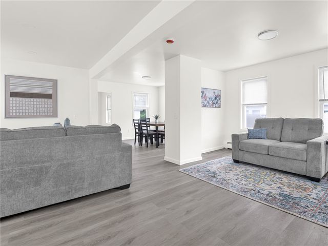 990 Pawtucket Avenue, East Providence, RI 02916