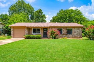2255 Bella Vista Drive, Paris, TX 75460