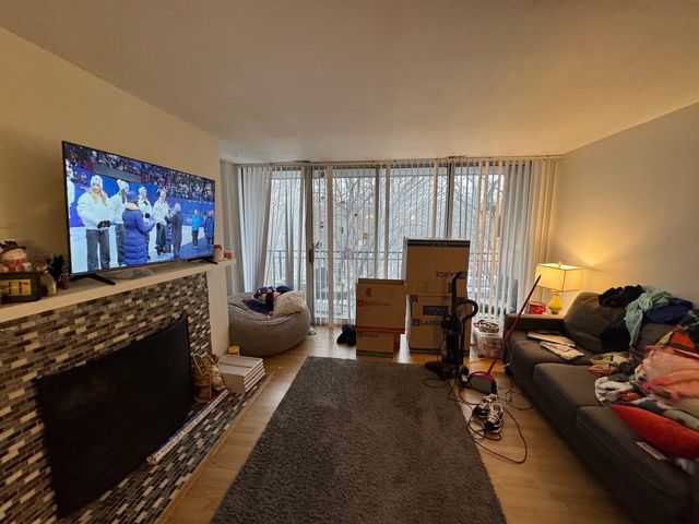 5820 Oakwood Drive 5L, Lisle, IL 60532