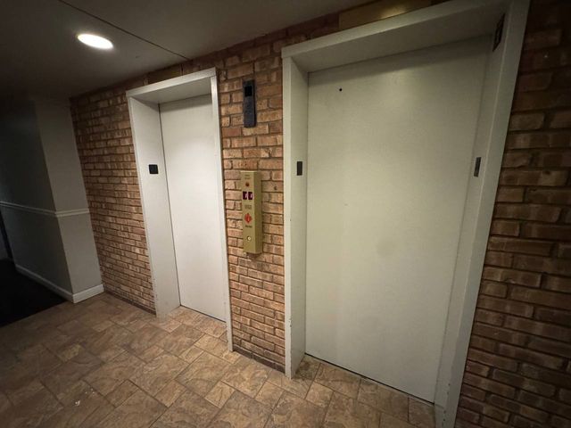 5820 Oakwood Drive 5L, Lisle, IL 60532