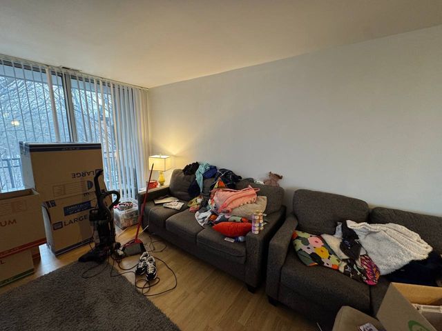 5820 Oakwood Drive 5L, Lisle, IL 60532