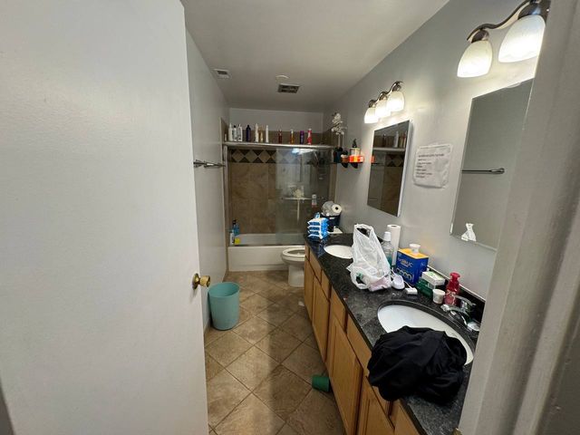 5820 Oakwood Drive 5L, Lisle, IL 60532