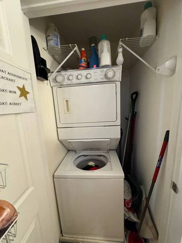 5820 Oakwood Drive 5L, Lisle, IL 60532