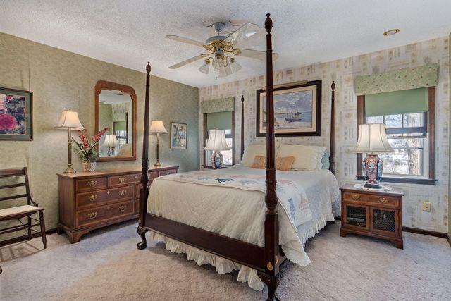 2526 S Camber Avenue, Springfield, MO 65809