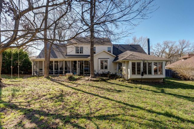 2526 S Camber Avenue, Springfield, MO 65809