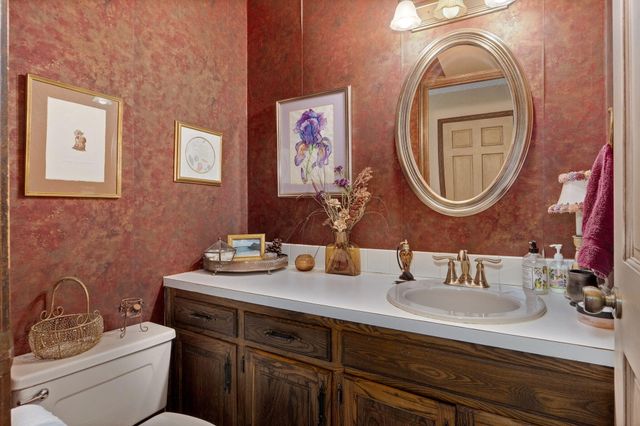 2526 S Camber Avenue, Springfield, MO 65809