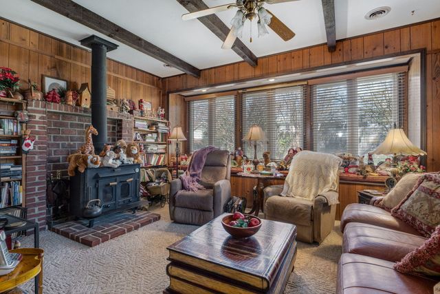 2526 S Camber Avenue, Springfield, MO 65809