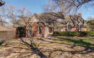 2526 S Camber Avenue, Springfield, MO 65809