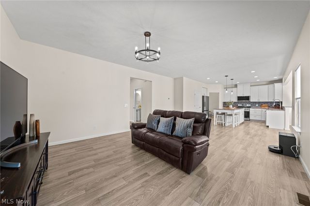 10359 Fox Hollow Circle, Twinsburg, OH 44087