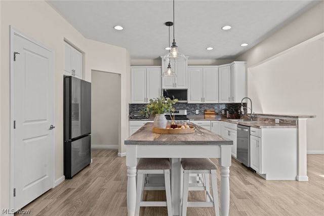 10359 Fox Hollow Circle, Twinsburg, OH 44087