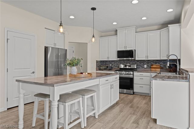 10359 Fox Hollow Circle, Twinsburg, OH 44087