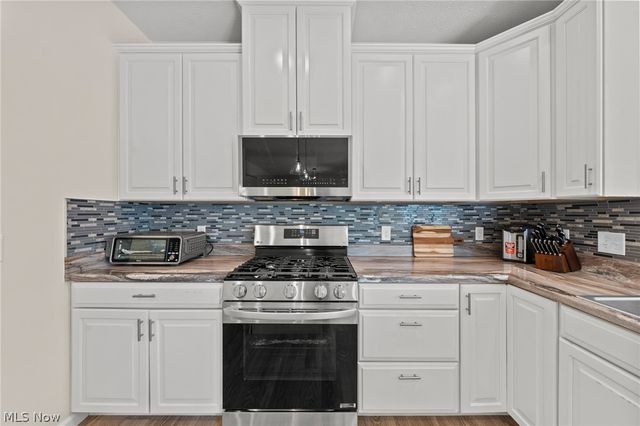 10359 Fox Hollow Circle, Twinsburg, OH 44087