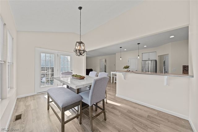 10359 Fox Hollow Circle, Twinsburg, OH 44087