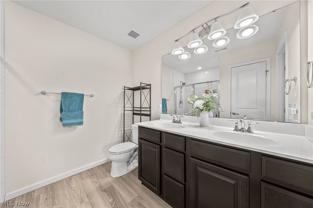 10359 Fox Hollow Circle, Twinsburg, OH 44087