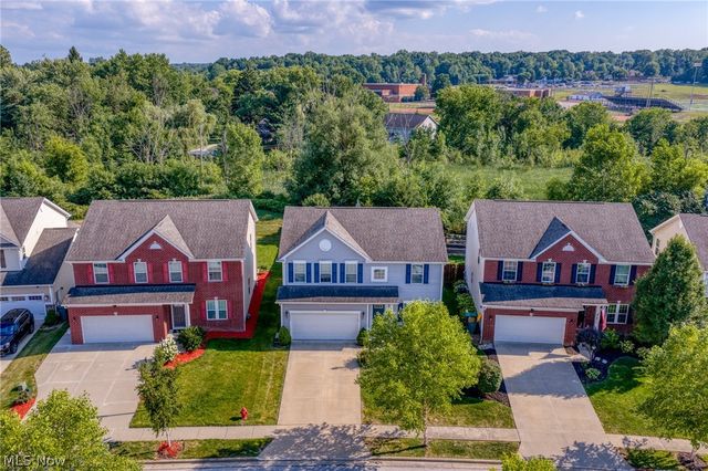 10359 Fox Hollow Circle, Twinsburg, OH 44087