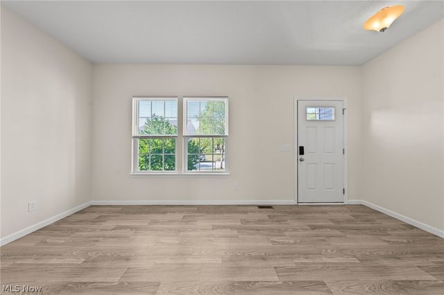 10359 Fox Hollow Circle, Twinsburg, OH 44087